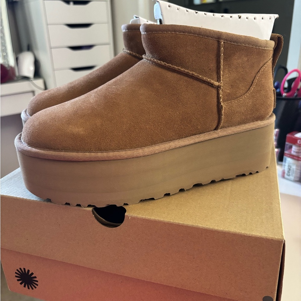 UGG Women's Classic Ultra Mini Platform Chestnut